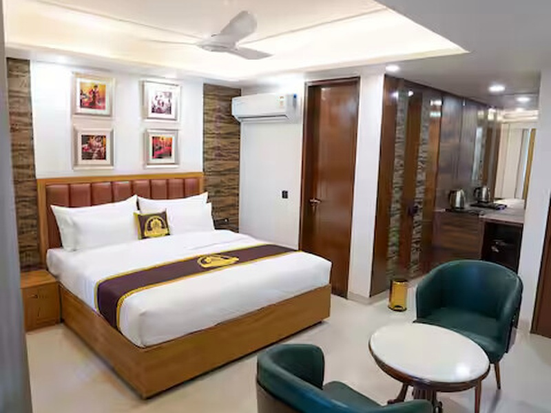 five palms hotel