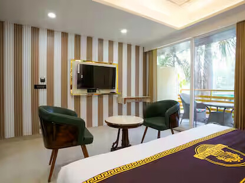 five palms hotel