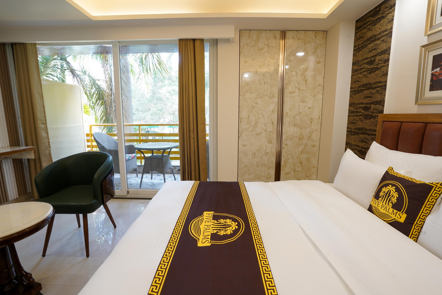 five palms hotel