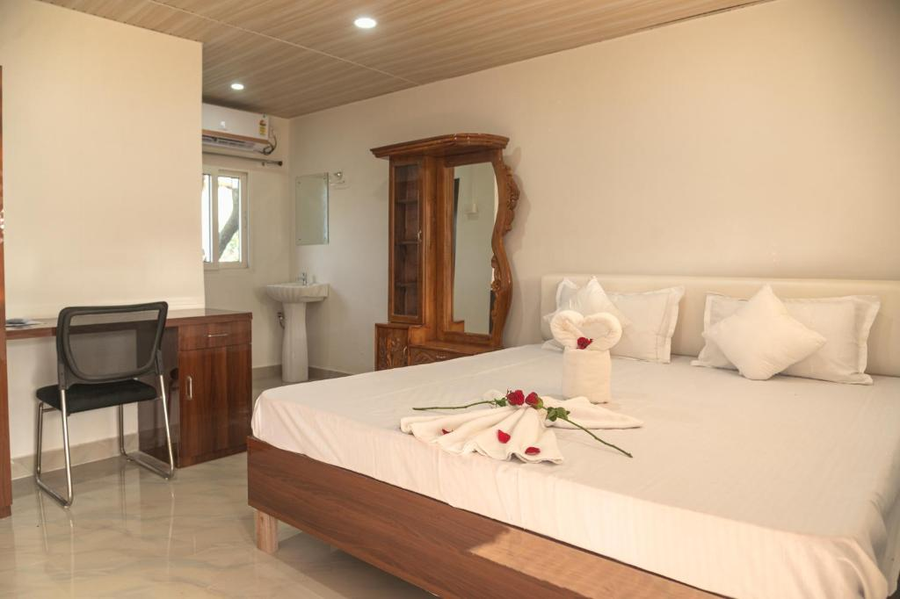 raj garden resort