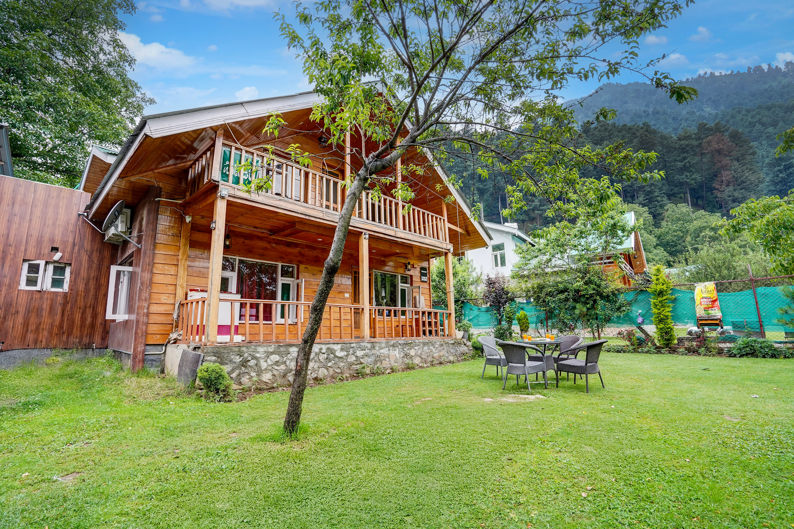 dancenter riverside lexus regency pahalgam