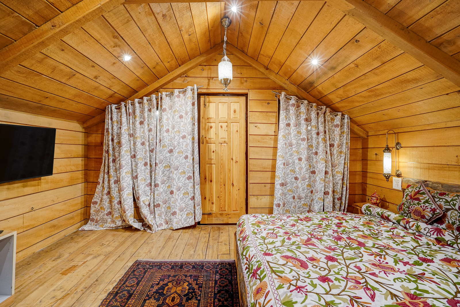 dancenter riverside lexus regency pahalgam