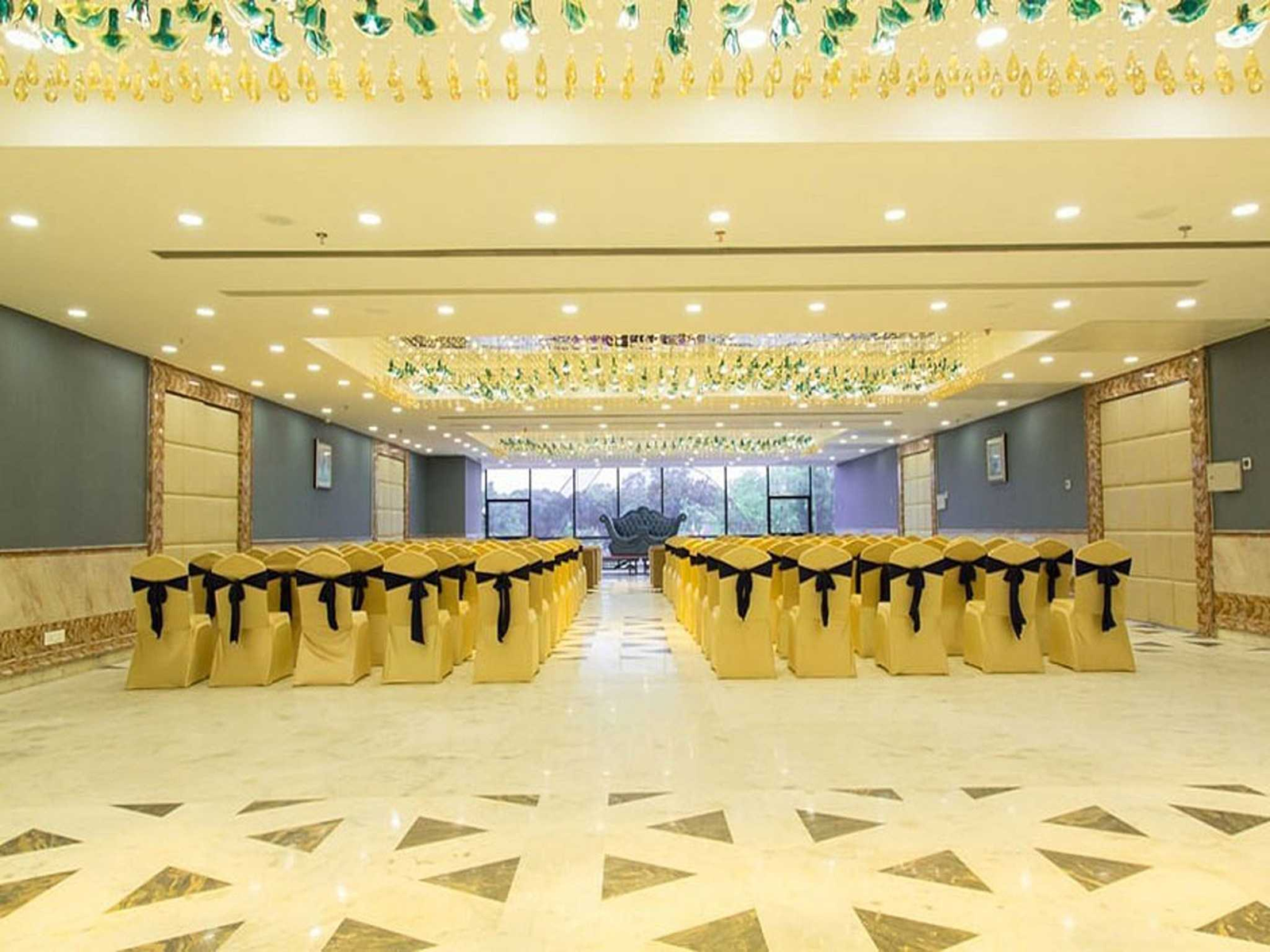 Palette Hotel Gonda,,4 star