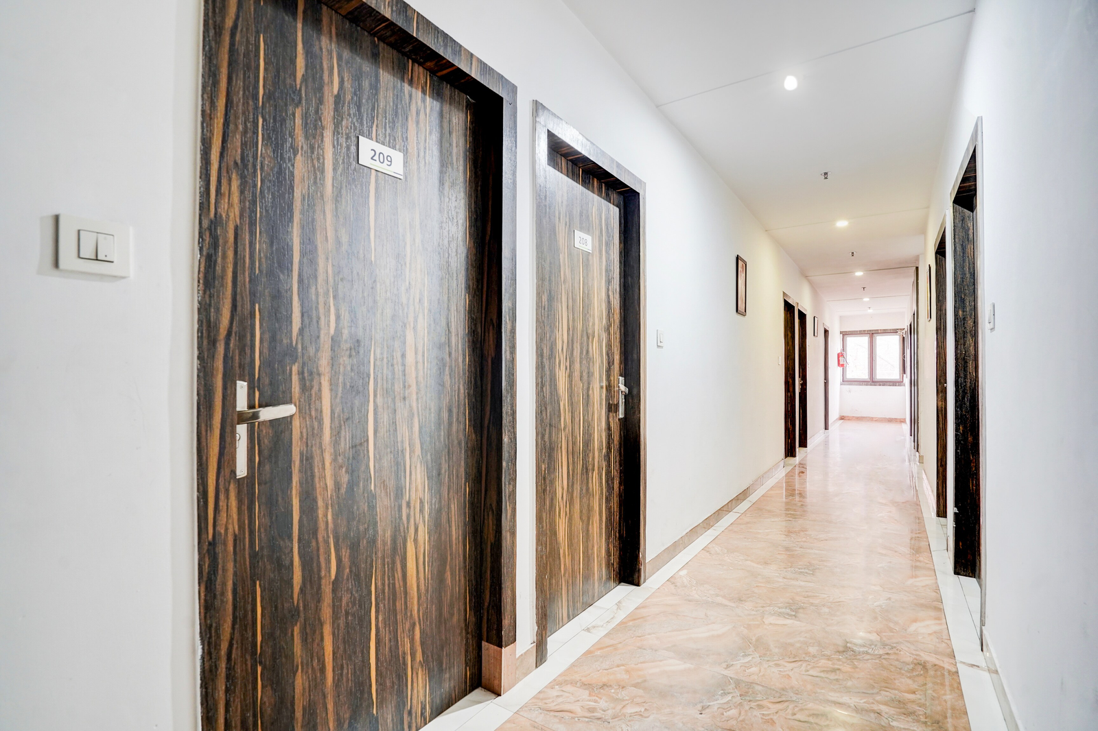 Townhouse By Oyo Golden Temple Amritsar Formerly A Star,Plot No. 589/3-9,Mahana Singh Road, Near Golden Temple,Amritsar,Punjab,143001,India,3 star