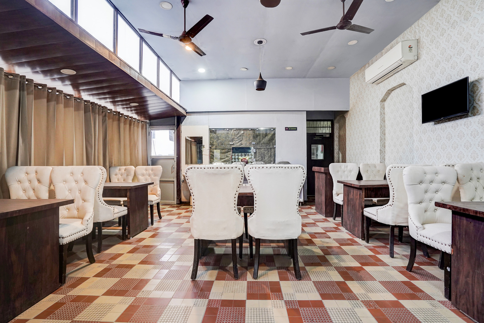 Townhouse By Oyo Golden Temple Amritsar Formerly A Star,Plot No. 589/3-9,Mahana Singh Road, Near Golden Temple,Amritsar,Punjab,143001,India,3 star