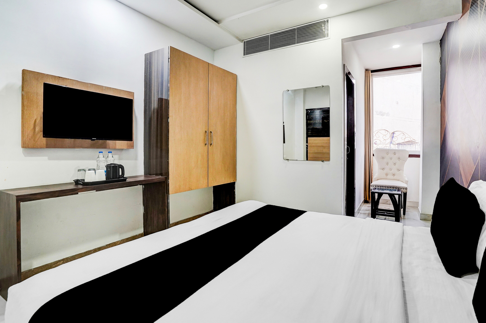 townhouse by oyo golden temple amritsar formerly a star