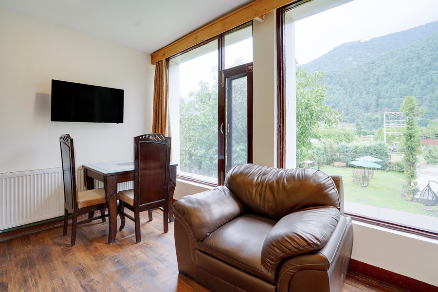 palette hotel regency valley view pahalgam