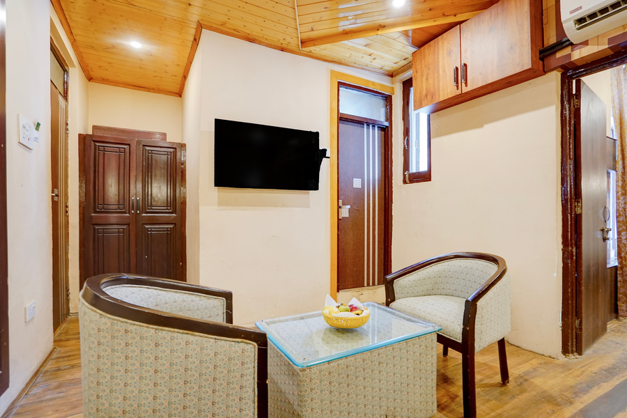 palette hotel regency valley view pahalgam