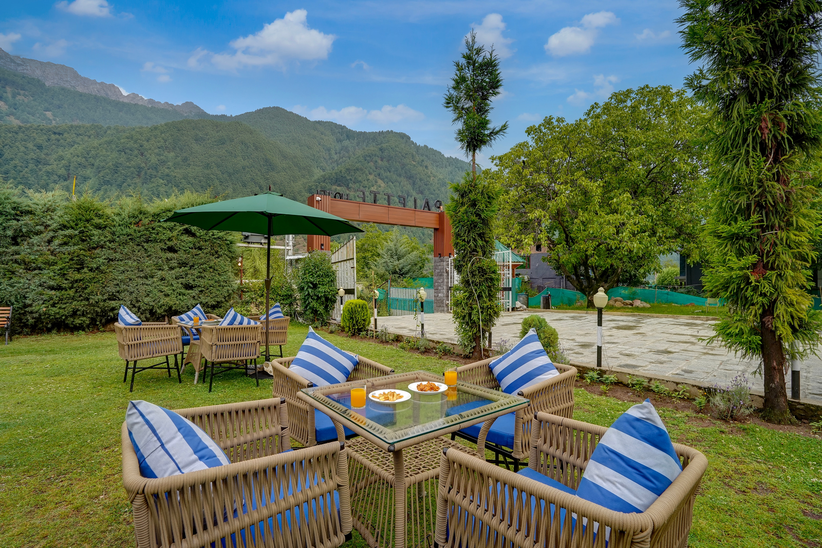 palette hotel regency valley view pahalgam