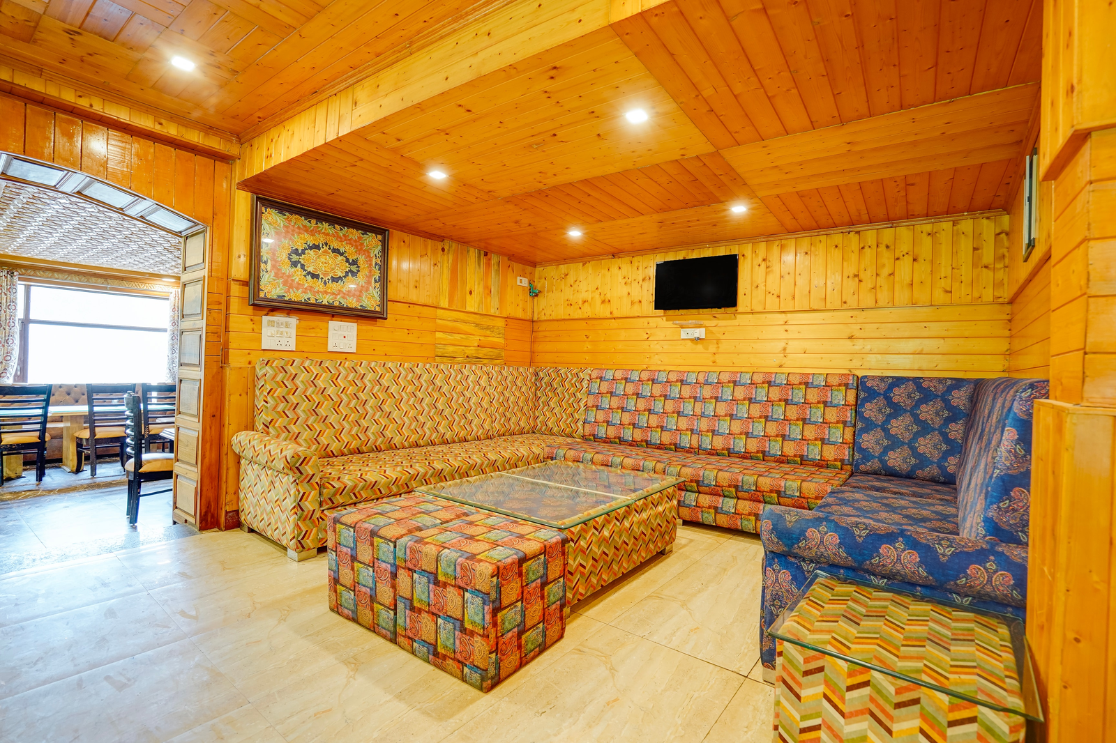 palette hotel regency valley view pahalgam