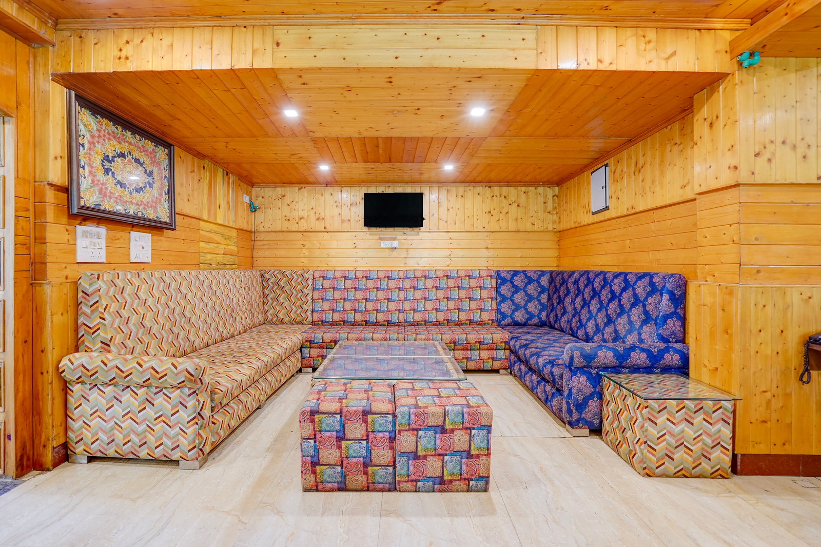 palette hotel regency valley view pahalgam