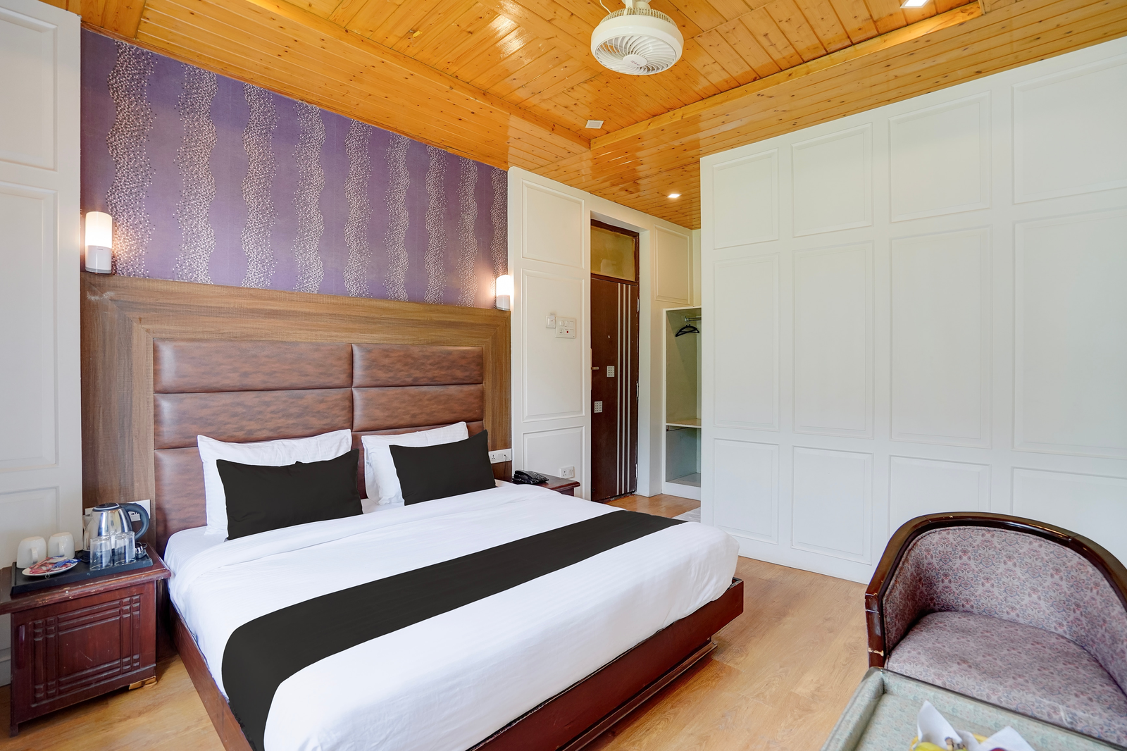 palette hotel regency valley view pahalgam