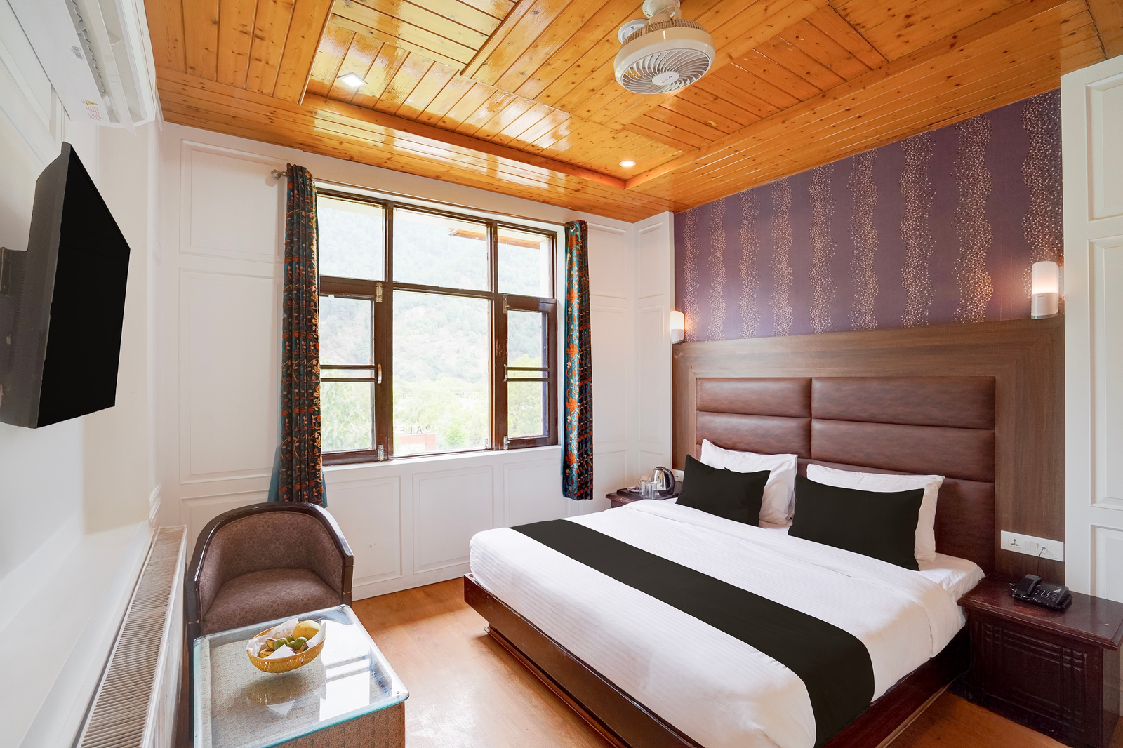 palette hotel regency valley view pahalgam