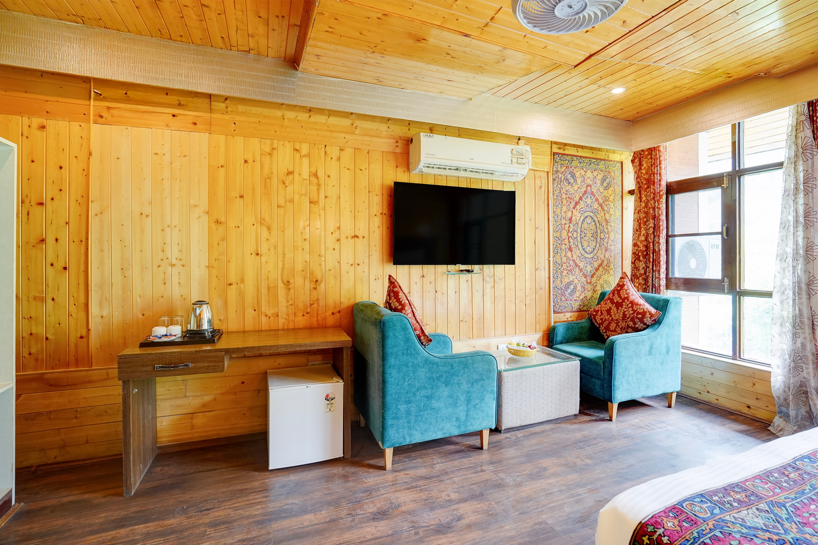 palette hotel regency valley view pahalgam