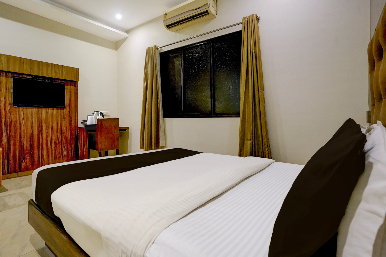 super townhouse andheri sakinaka metro formerly hotel amour