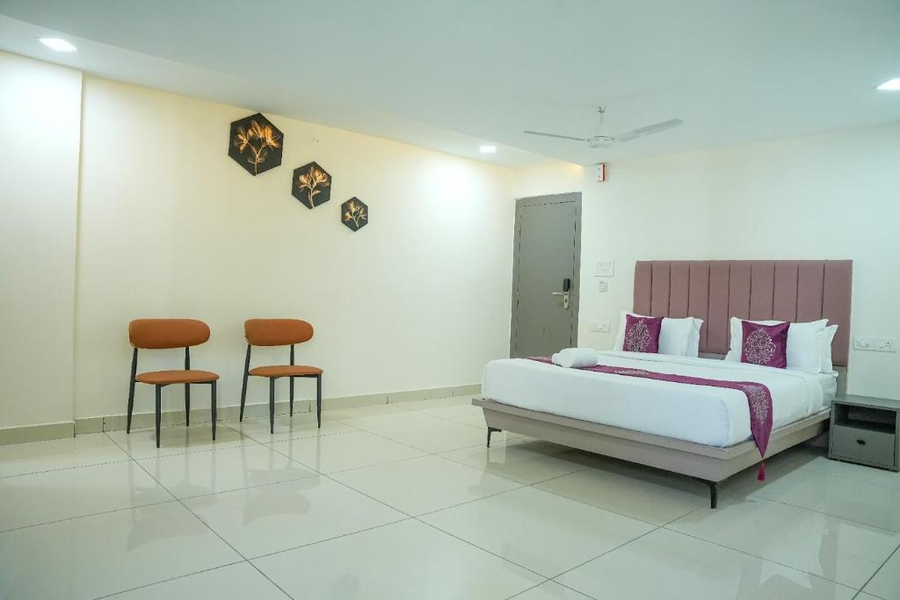 hotel flamount hitech city