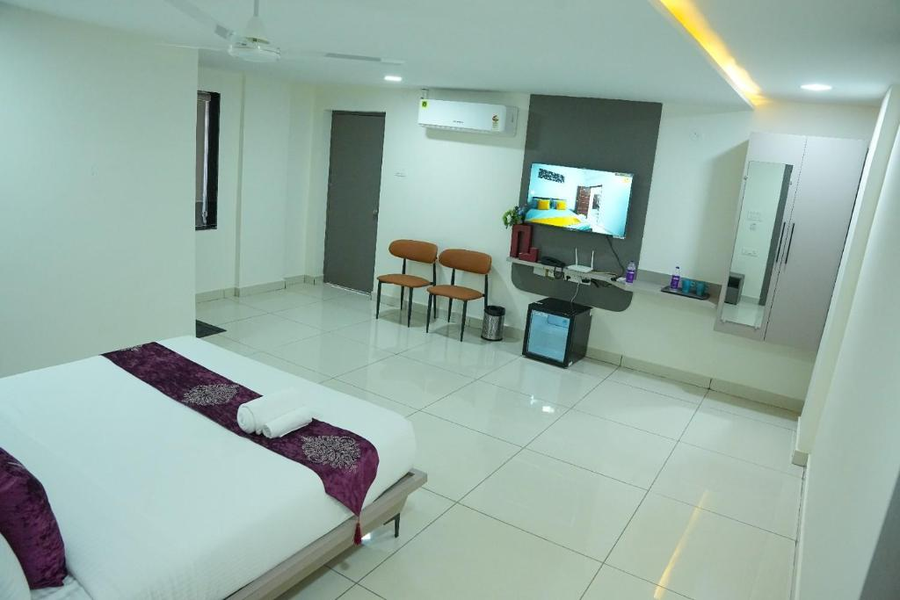 hotel flamount hitech city