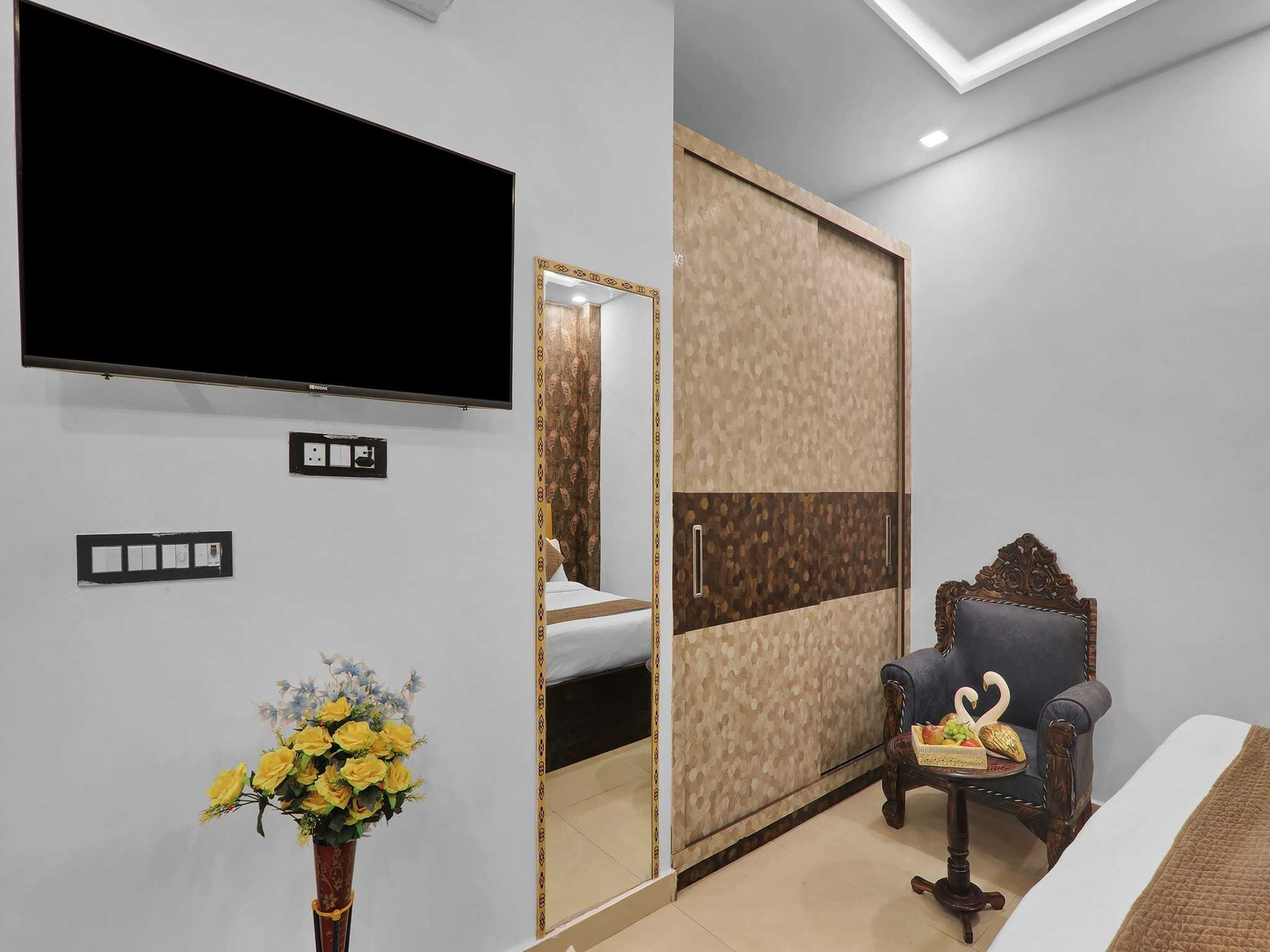 palette oraya greens by checkin kathauta lake lucknow