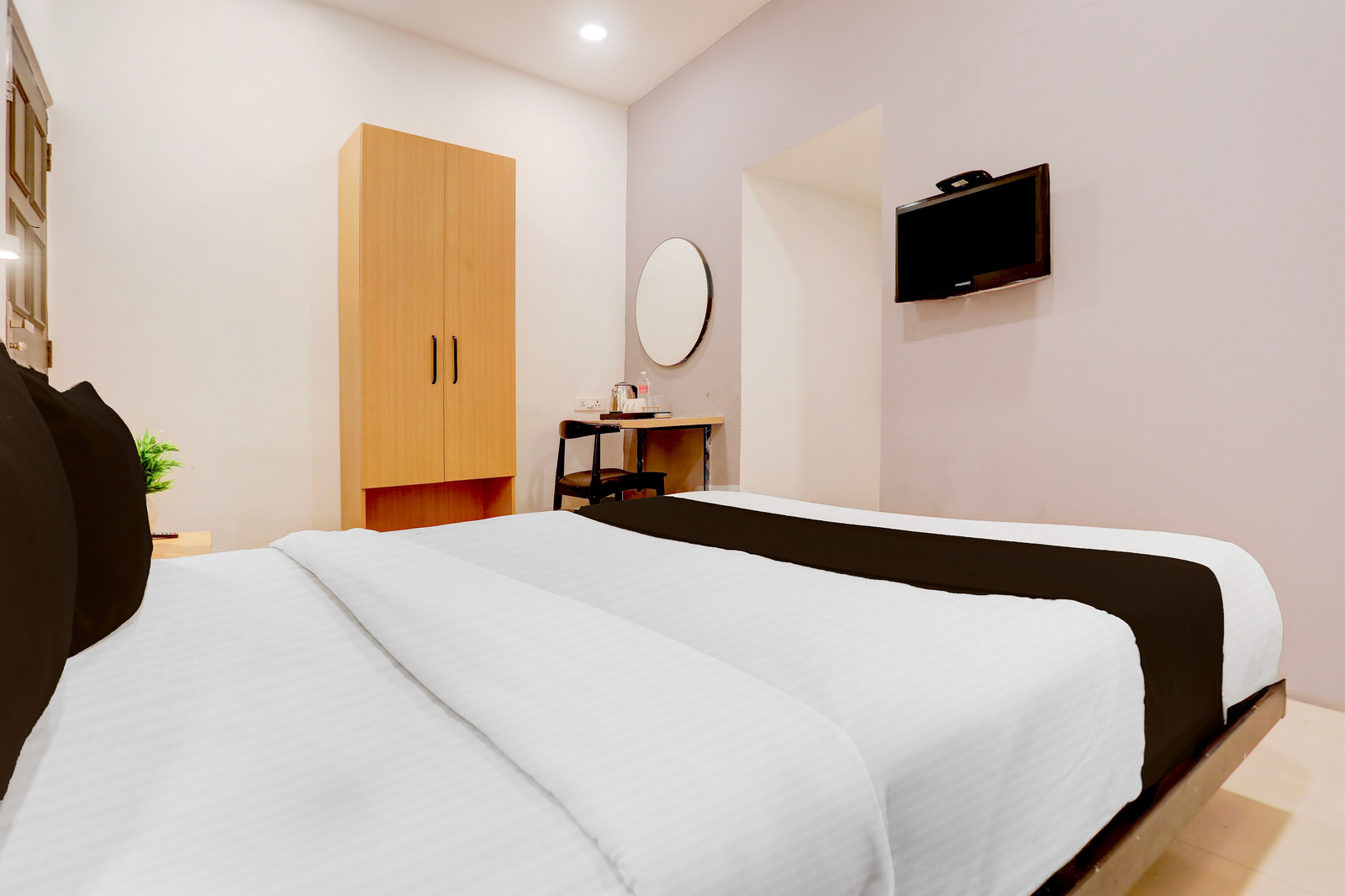 super townhouse nagpur junction formerly hotel woodland