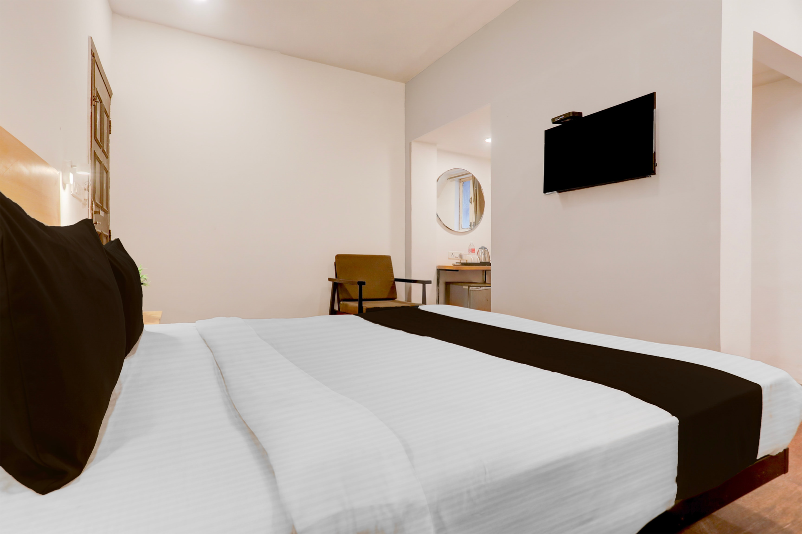 super townhouse nagpur junction formerly hotel woodland