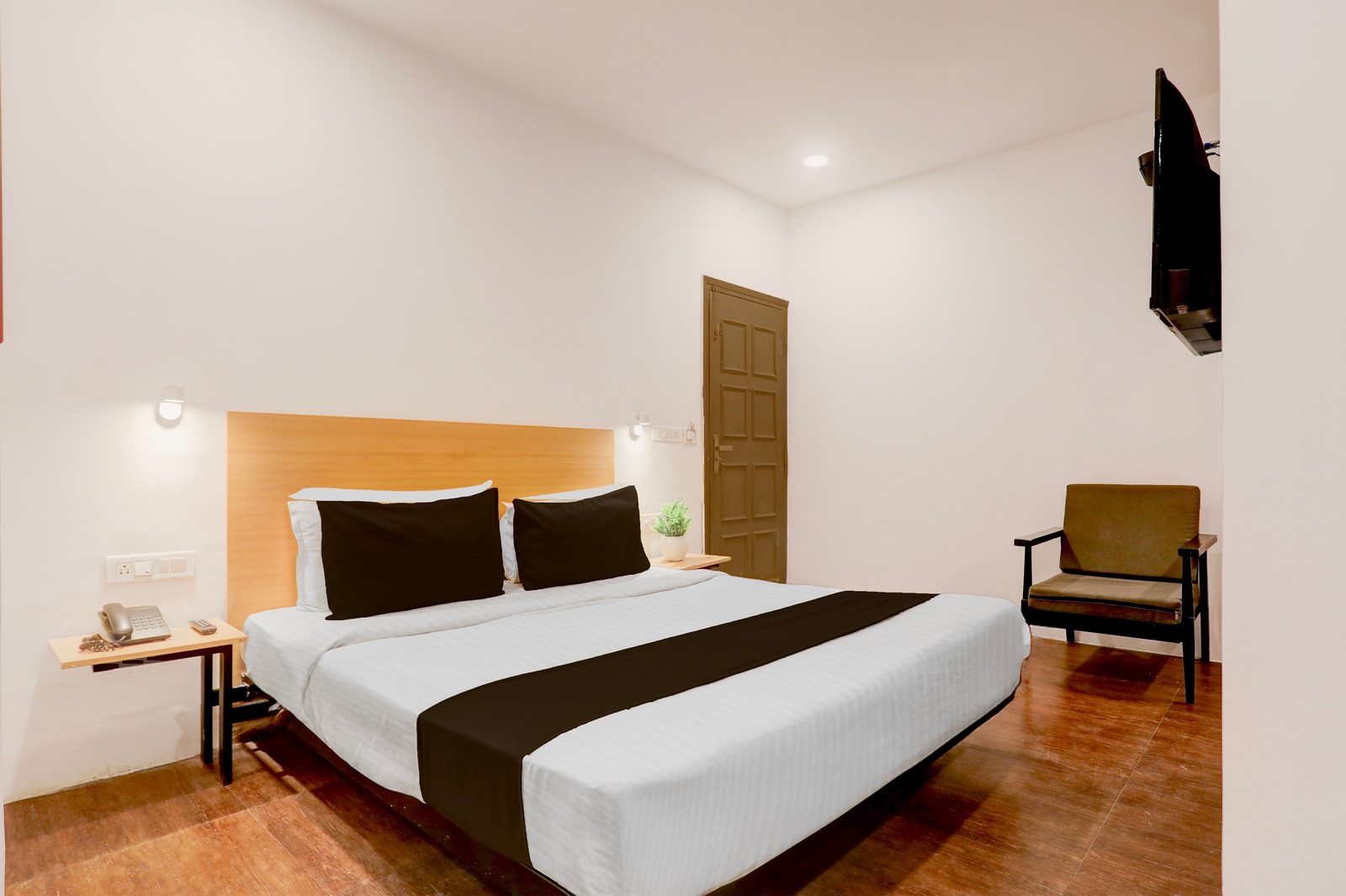 super townhouse nagpur junction formerly hotel woodland