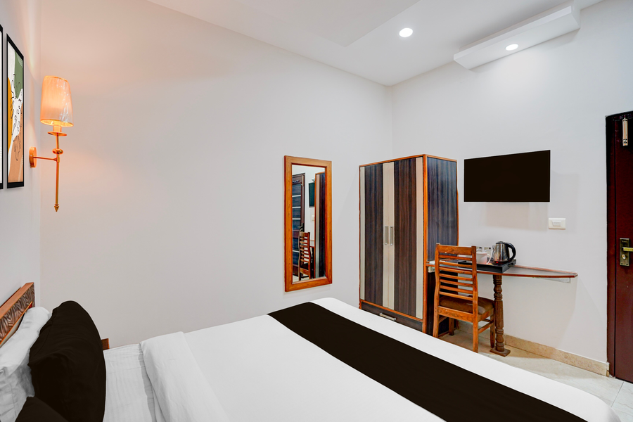 super townhouse by oyo cosmo mall zirakpur formerly r k residency