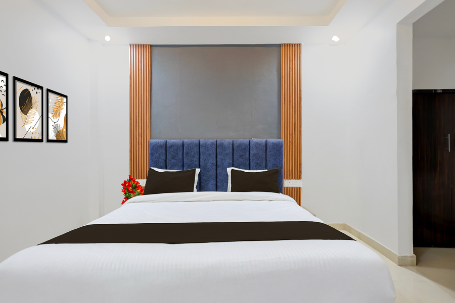 super townhouse geeta nagar metro station formerly hotel opal