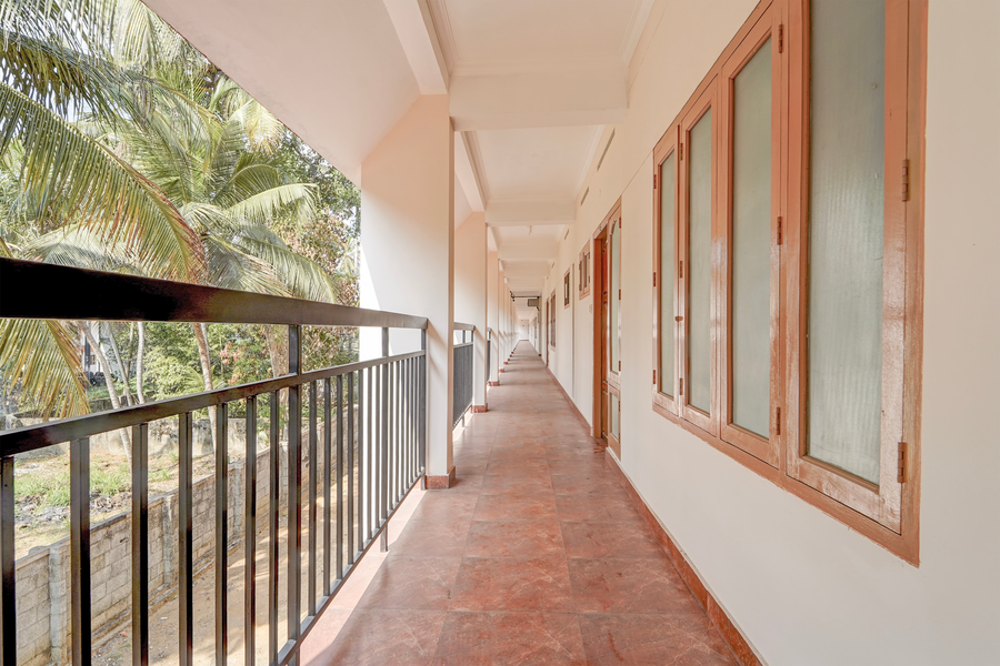 super townhouse kazhakootam formerly tajma