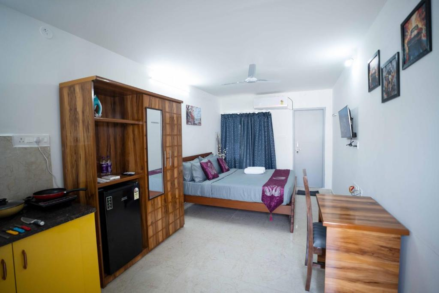 yellow bells studios and suites
