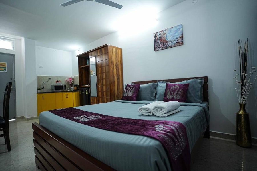 yellow bells studios and suites