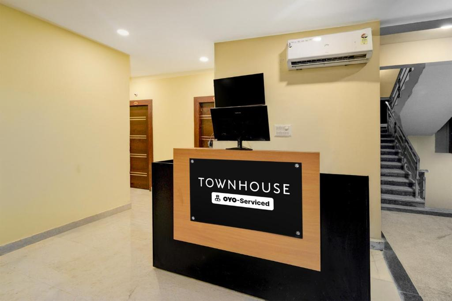 Super Townhouse Oak Nfc Crossway Hyderabad,,3 star