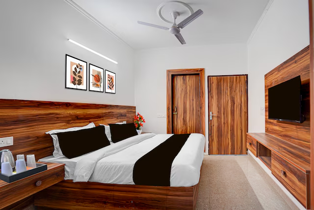 collection o toll plaza kherki daula manesar formerly hotel sky