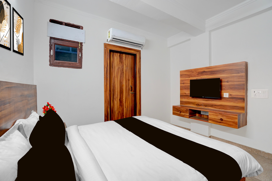 collection o toll plaza kherki daula manesar formerly hotel sky