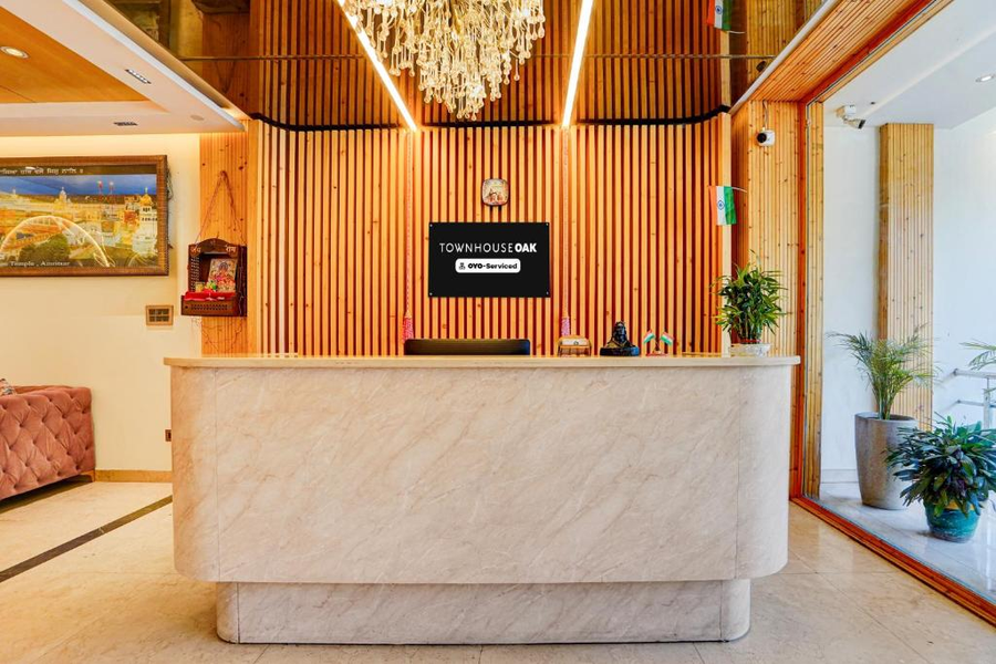 townhouse oak by oyo rambagh amritsar formerly kingsway