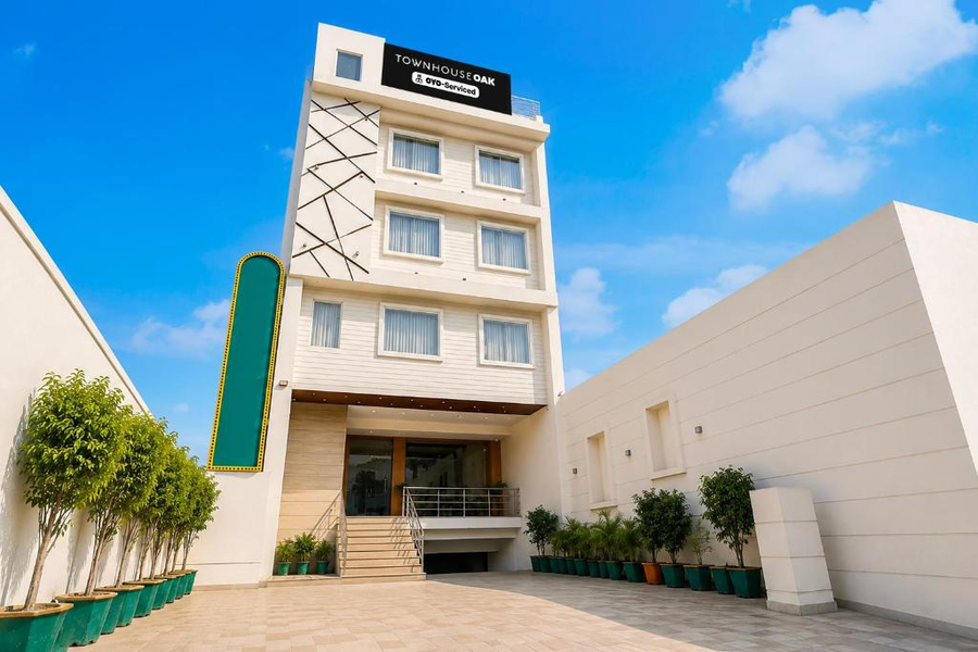 townhouse oak by oyo rambagh amritsar formerly kingsway