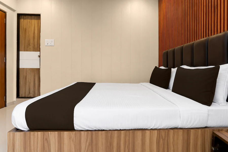 collection o lokhandwala andheri west mumbai formerly lalsai residency