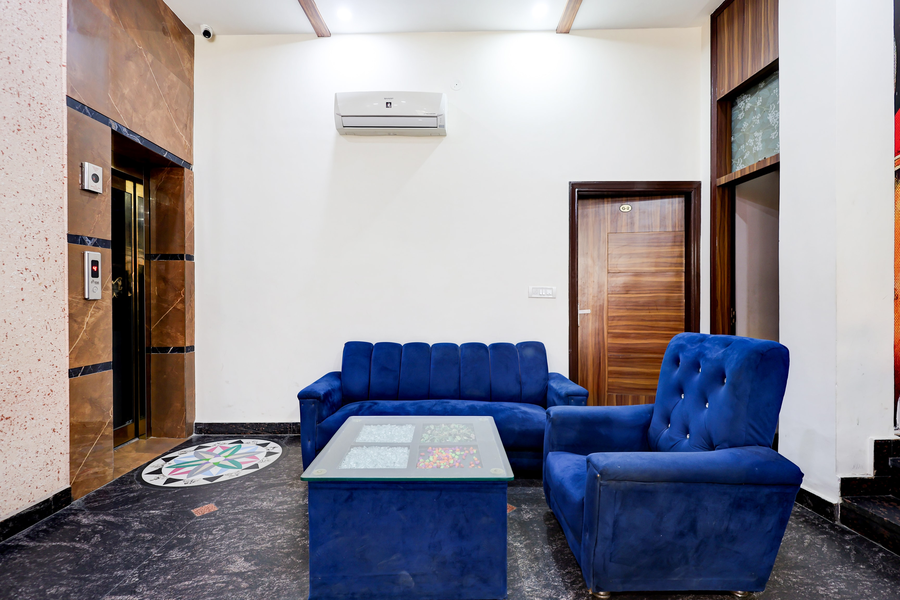 Super Collection O By Oyo Ambedkar Chowk Formerly Hotel Paras Inn,Plot No. 2478/2, Cheel Mandi Chowk, Mahan Singh Gate, Amritsar,3 star