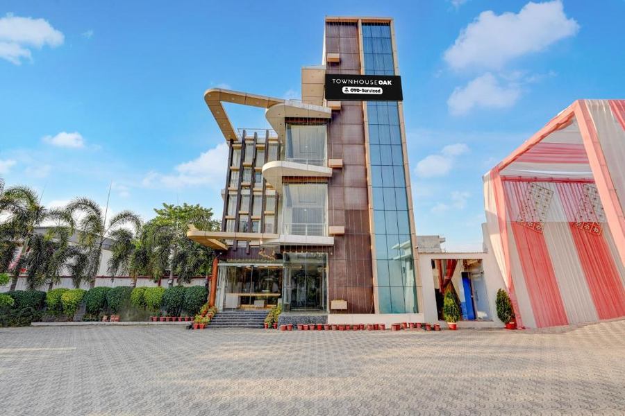 Super Townhouse Oak Phase 13 Varanasi Formerly Rr Palace,,3 star