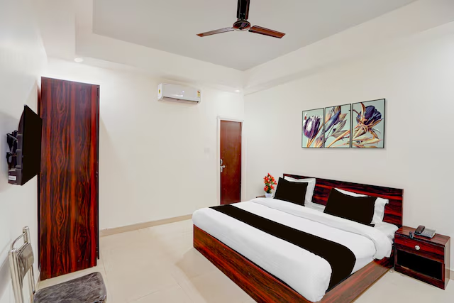 super collection o friends colony lucknow formerly the suite