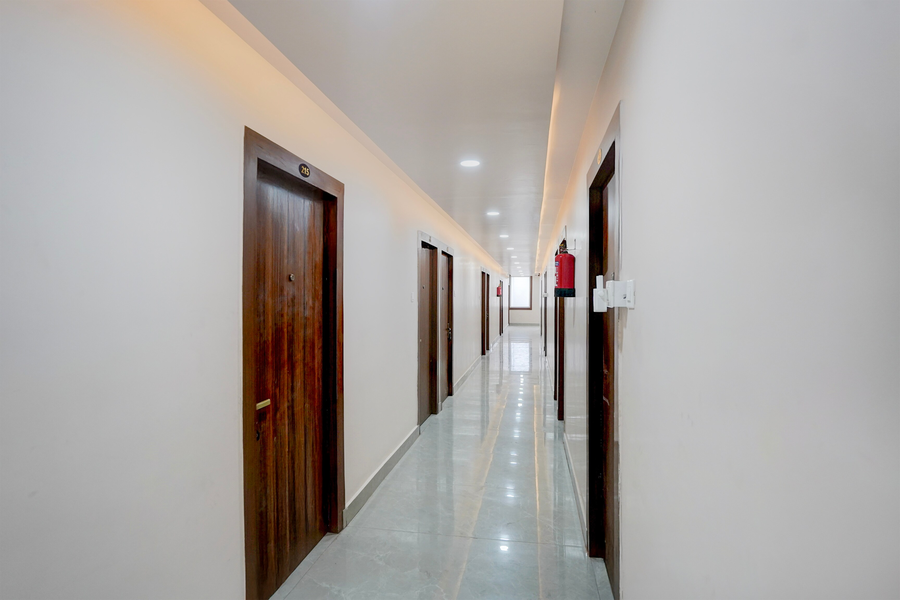 super oyo townhouse oak fazalganj formerly rr grand