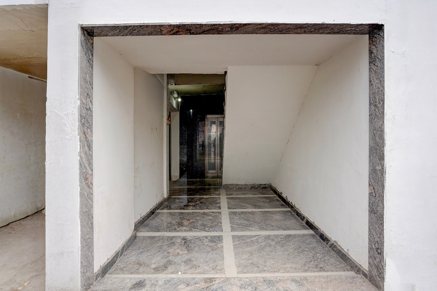 super oyo townhouse oak fazalganj formerly rr grand