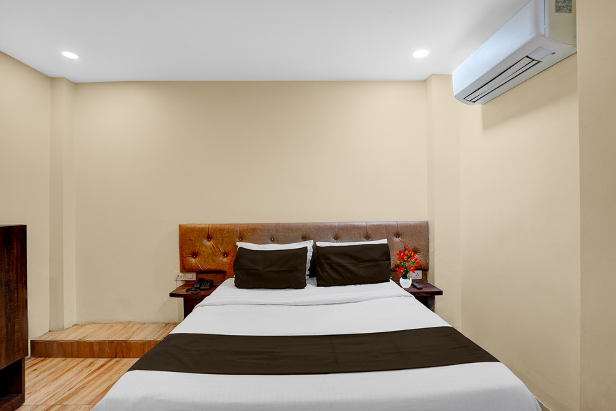 Townhouse Z Square Mall Formerly The Mall Road Inn,Plot No. 37/17, Mall Road, Downtown, Kanpur,3 star