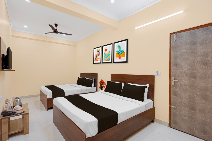 Super Collection O Yeshvantpur Railway Junction Formerly Sasthi Inn,Plot No. 732/15, Pipeline Road, Yeshwantpur, Bangalore,3 star
