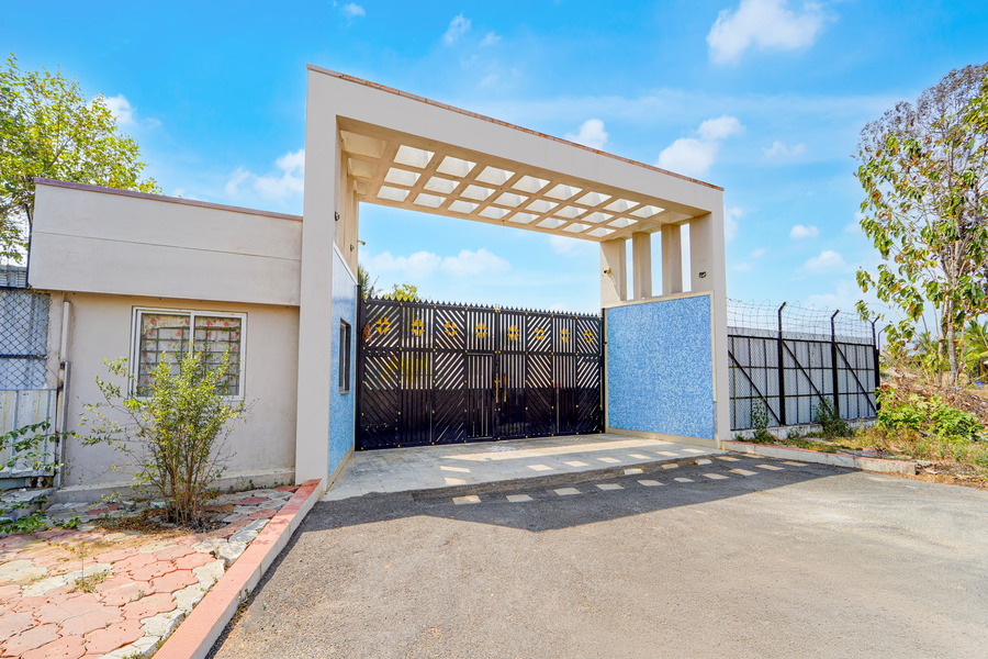 Super Collection O Vazhapadi Bus Terminal Formerly Hotel Phoenix,Plot No. 12/4, Krishna Nagar, Muthampatti, Salem,3 star