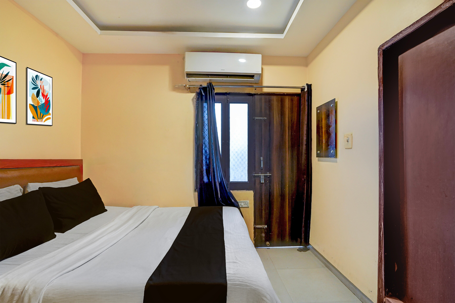 super oyo collection o bhu road varanasi formerly hotel swarna banquet