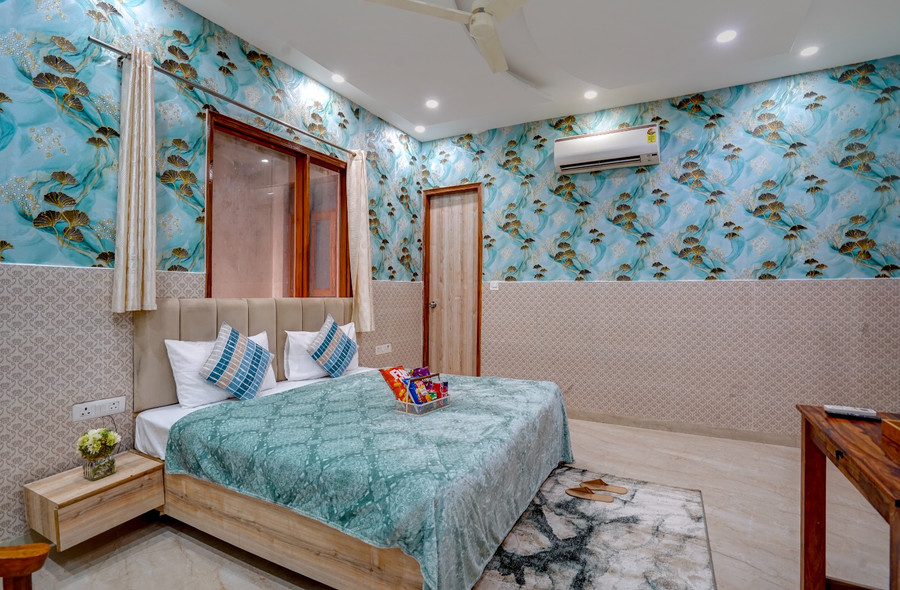 restin hotel near sector 63 and sector 62