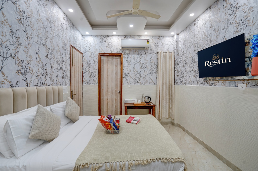 restin hotel near sector 63 and sector 62