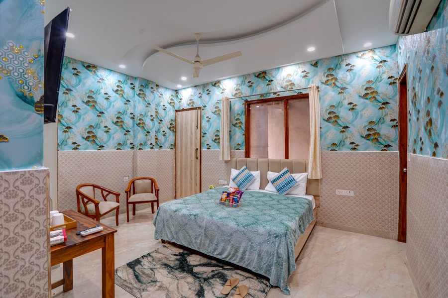 restin hotel near sector 63 and sector 62