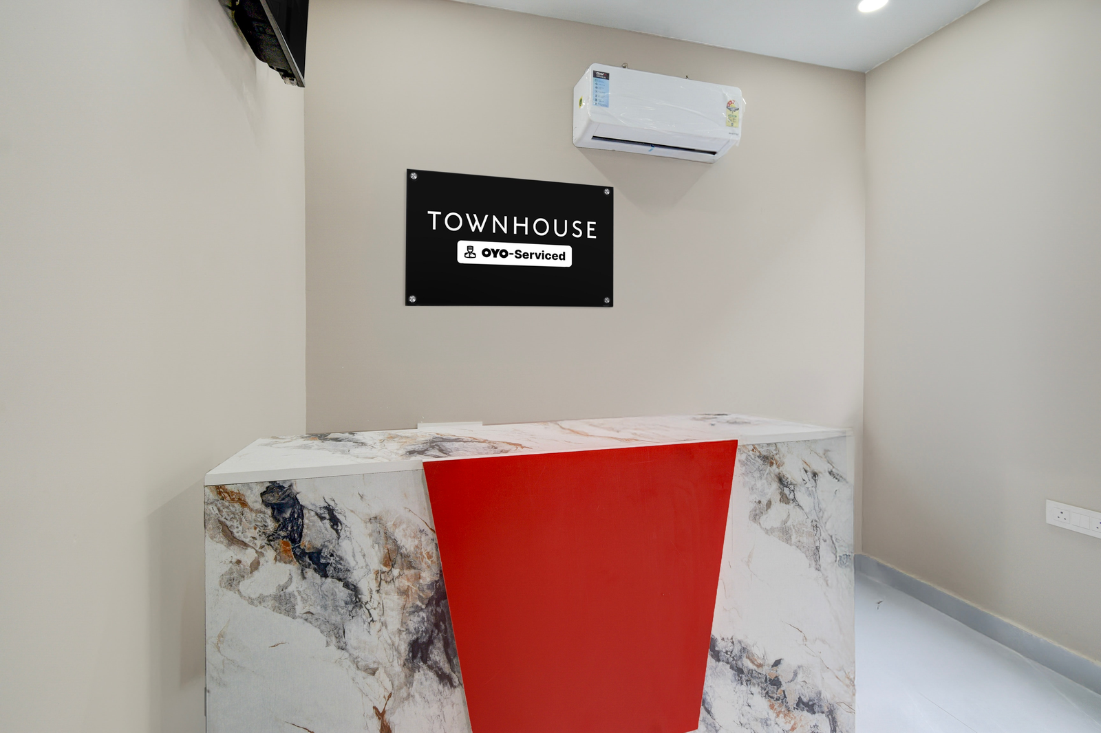 super townhouse chaitanyapuri metro station hyderabad