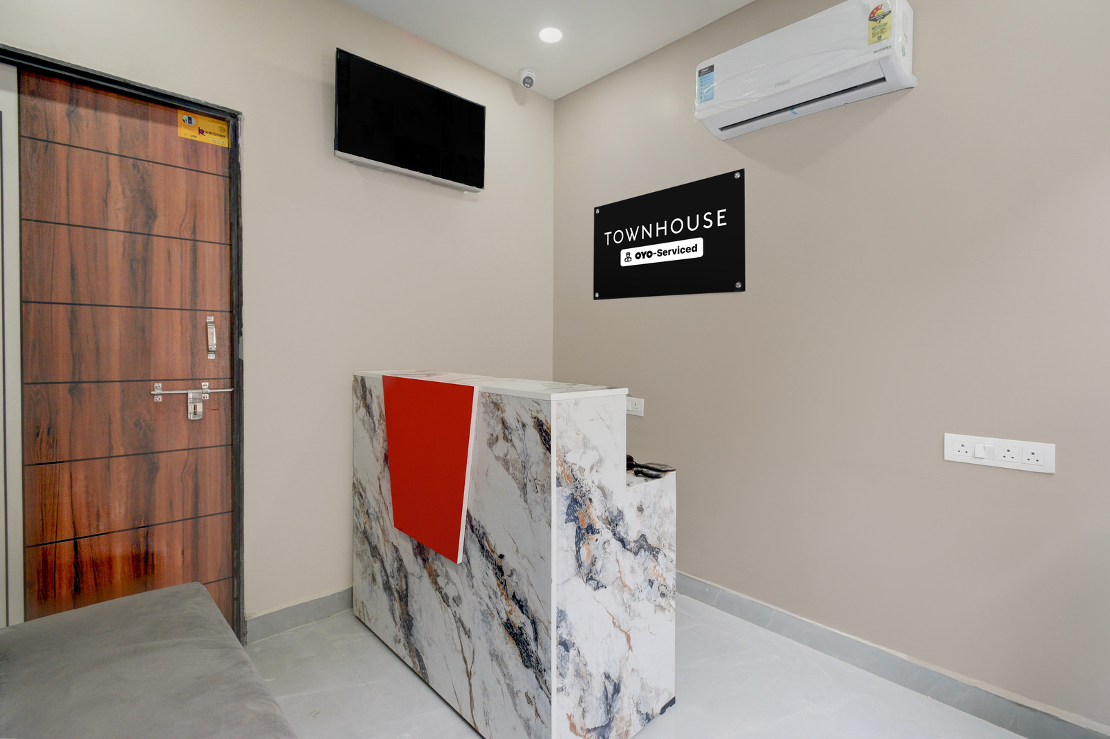 super townhouse chaitanyapuri metro station hyderabad